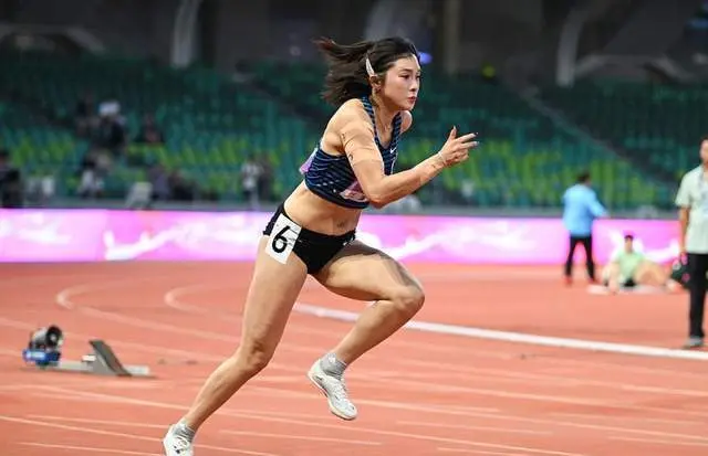 一世锦赛悬, 但由于一直 一世锦赛悬, 但由于一直