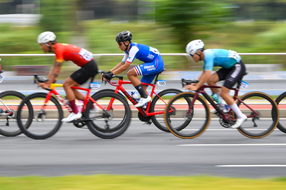 新华社发, 参赛选手在 新华社发, 参赛选手在